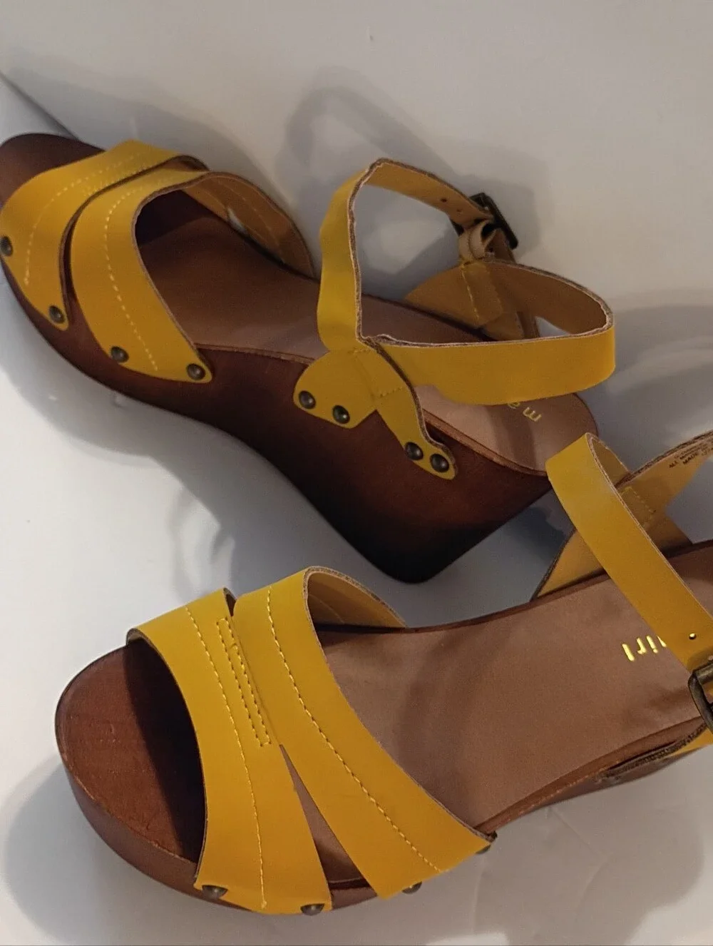 Madden Girl G-Darce Size 8.5 Wedge High Heel Open Toe, Buckle Strap Yellow NWOT
